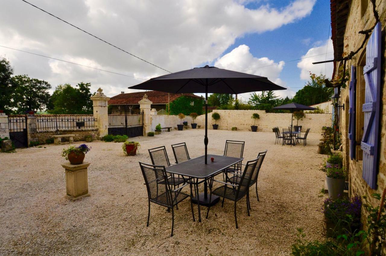 Chez Fins Bois Bed & Breakfast Nere Dış mekan fotoğraf