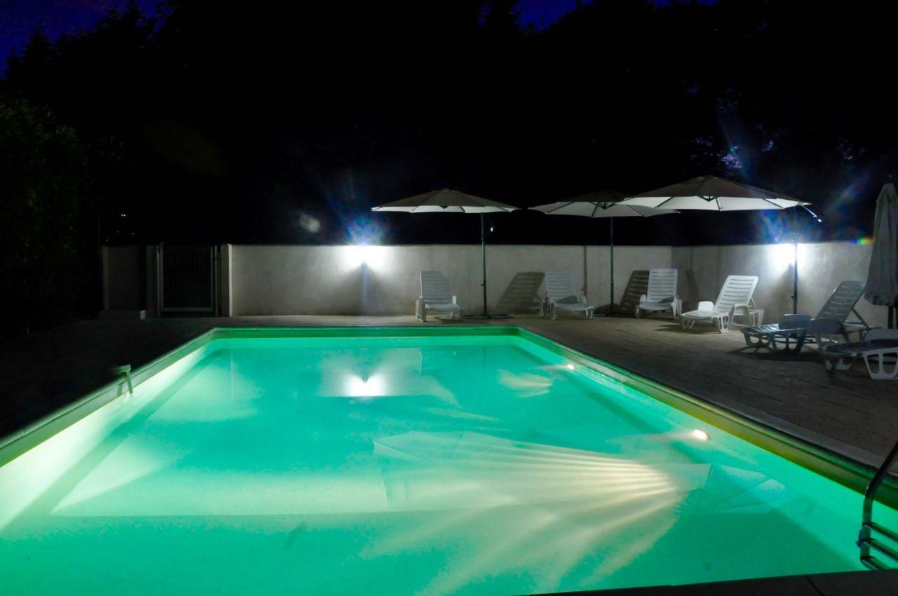 Chez Fins Bois Bed & Breakfast Nere Dış mekan fotoğraf