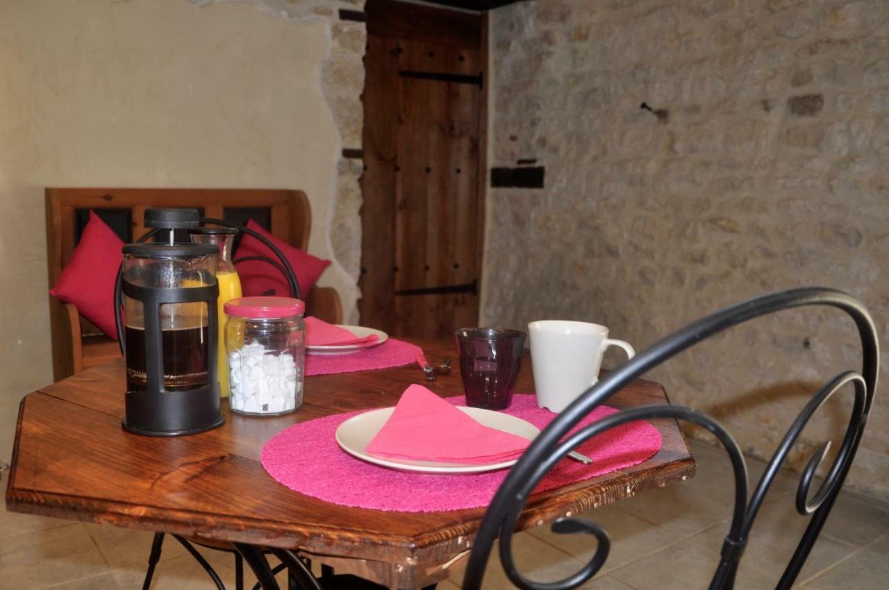 Chez Fins Bois Bed & Breakfast Nere Dış mekan fotoğraf
